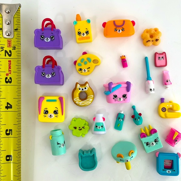 Collection of Small Toys LOT Doll & Dollhouse Accessories - Picture 7 of 7